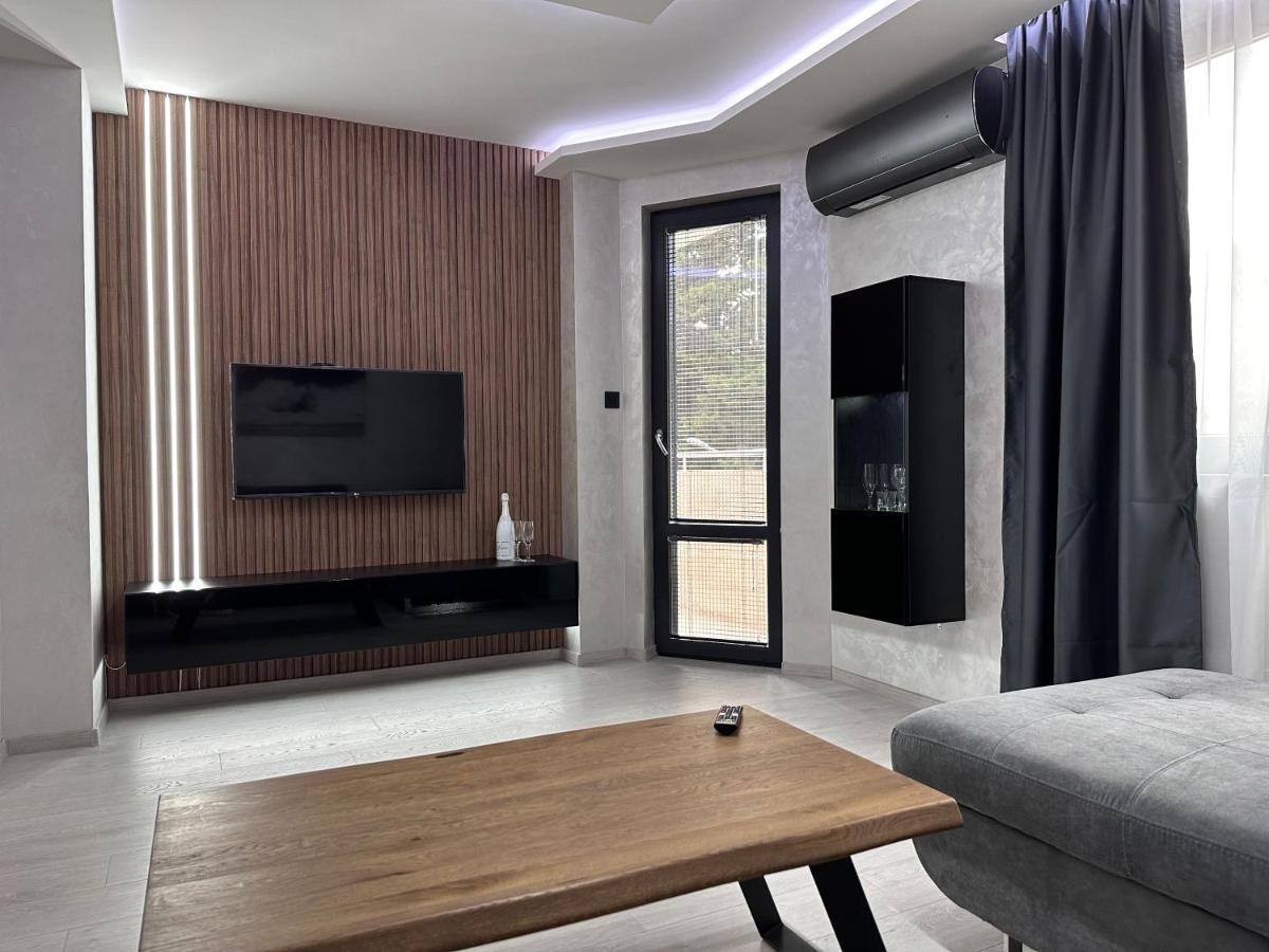 Елегантен Двустаен Апартамент Four Seasons Burgas City Exterior foto